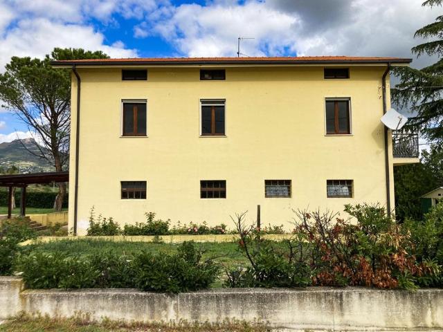 Casa in vendita a Vicoli, Abruzzo