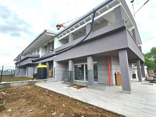 Villa Indipendente in vendita a Cesate, Lombardia