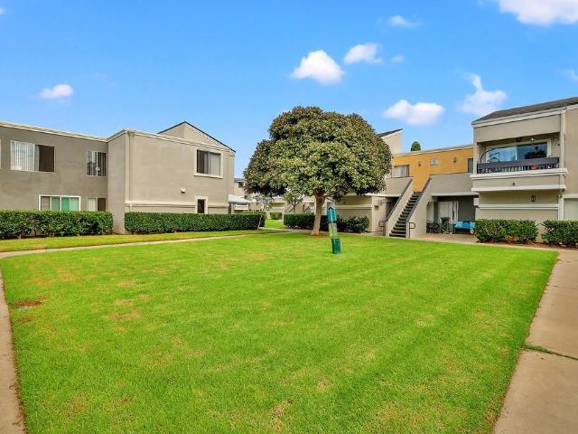 Apartment for rent in Costa Mesa, California