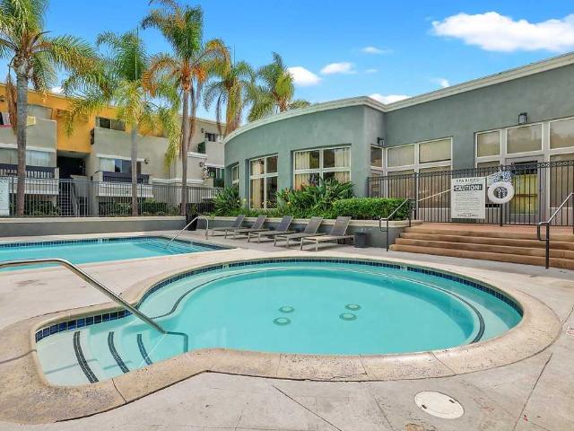 Apartment for rent in Costa Mesa, California