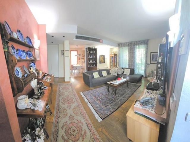 Villa Indipendente in vendita a Castelvetro Piacentino, Reggio Emilia