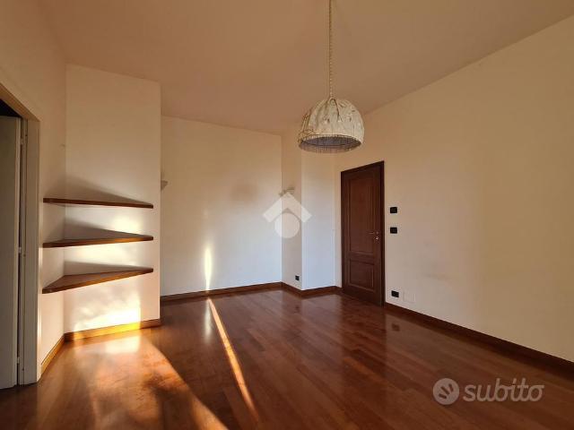 Villa Indipendente in affitto a Bra, Cuneo