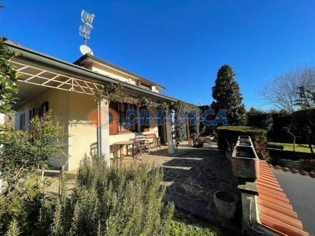Villa Indipendente in vendita a Bergamo, Lombardia