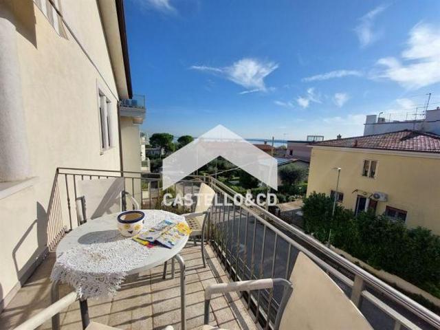 Villa Indipendente in vendita a Desenzano Del Garda, Brescia