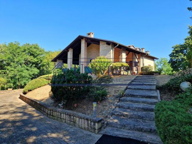 Villa Indipendente in vendita a Rivanazzano, Lombardia