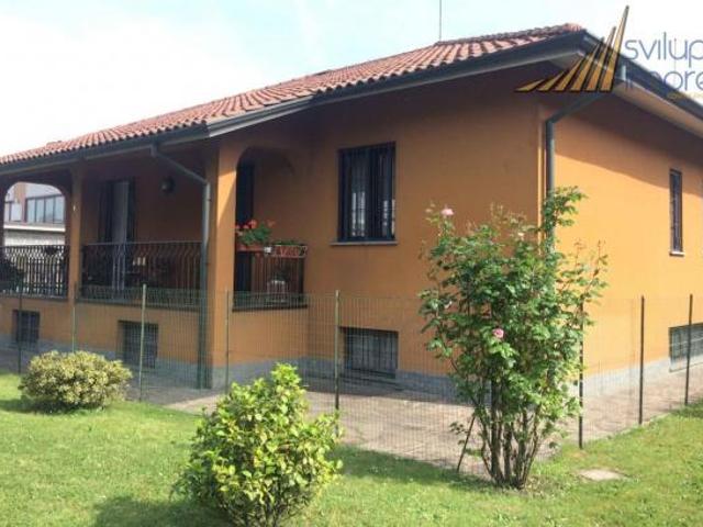 Villa Indipendente in vendita a Burago Di Molgora, Lombardia
