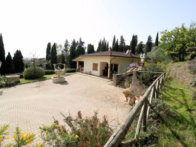 Villa Indipendente in vendita a Pian del Quercione, Massarosa