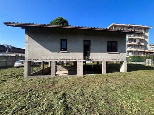 Villa Indipendente in vendita a Cisano Bergamasco, Bergamo