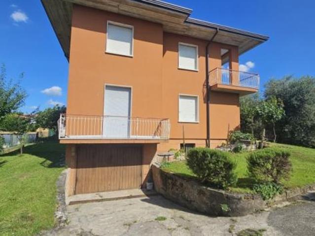 Villa Indipendente in vendita a Desenzano Del Garda, Lombardia