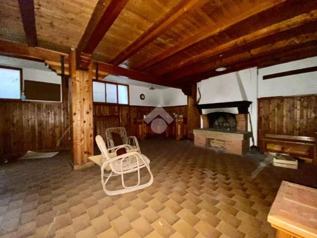 Villa Indipendente in affitto a Cornuda, Veneto