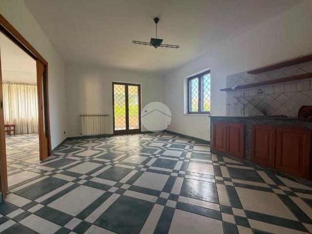 Villa Indipendente in affitto a Giugliano In Campania, Campania