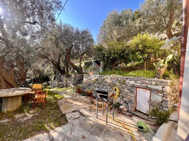 Villa Indipendente in affitto a Finale Ligure, Liguria