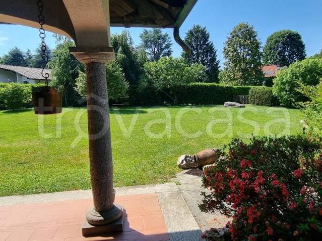 Villa Indipendente in affitto a Cantù, Lombardia