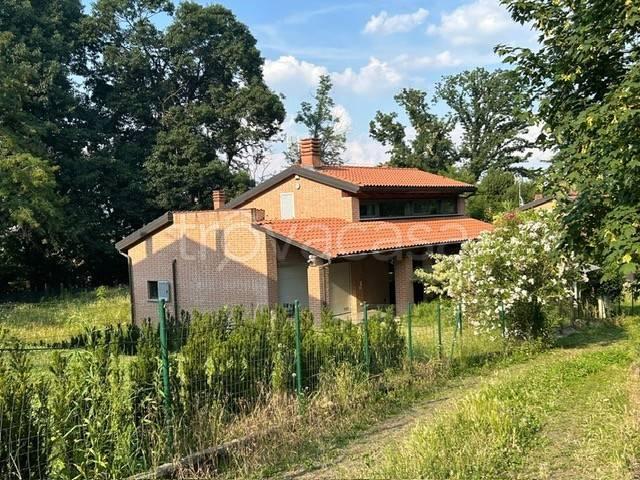 Villa Indipendente in affitto a Galgiana, Casatenovo
