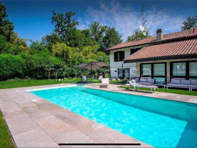 Villa Indipendente in affitto a Piemonte, Novara