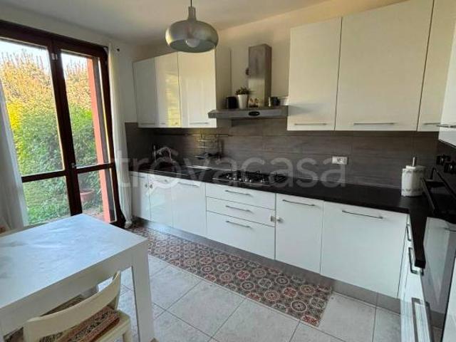 Villa Indipendente in affitto a Pianura Reggiana, Re
