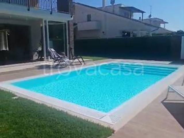 Villa Indipendente in affitto a Fregene, Roma Capitale