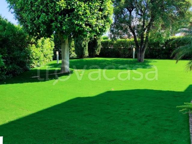 Villa Indipendente in affitto a Fregene, Roma Capitale