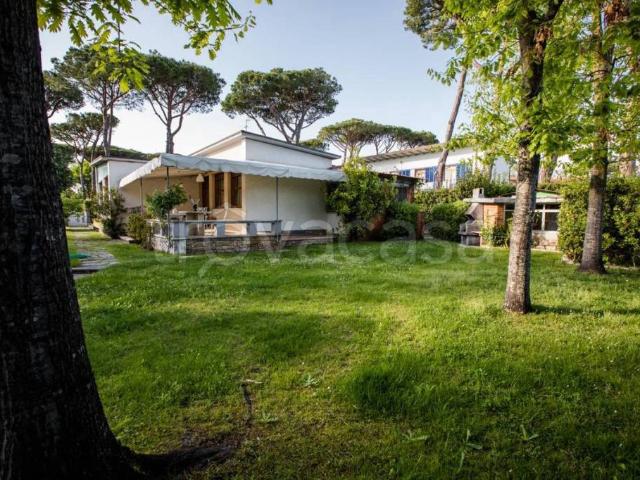 Villa Indipendente in affitto a Roma Imperiale, Forte Dei Marmi