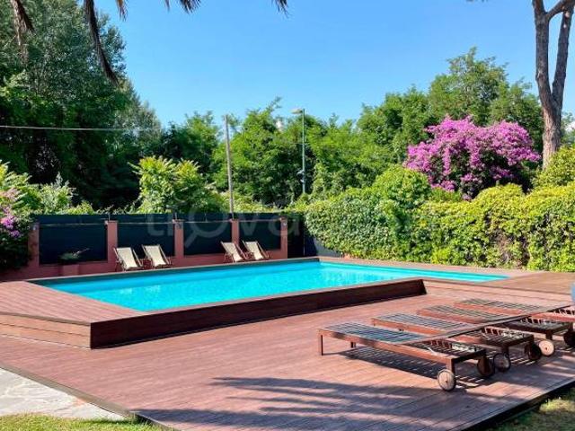 Villa Indipendente in affitto a Vittoria Apuana, Forte Dei Marmi