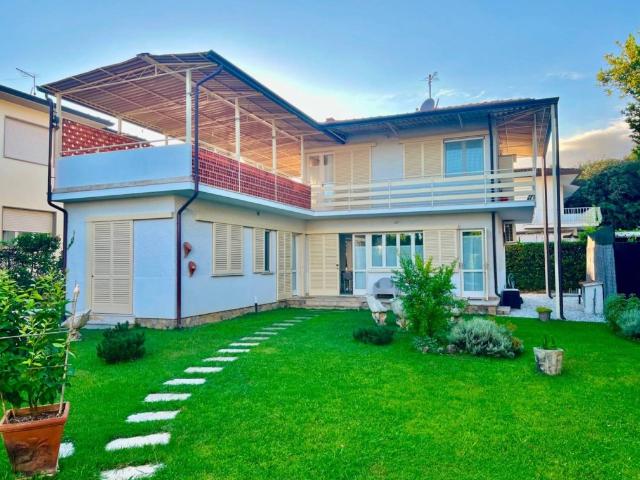 Villa Indipendente in affitto a Tonfano, Toscana