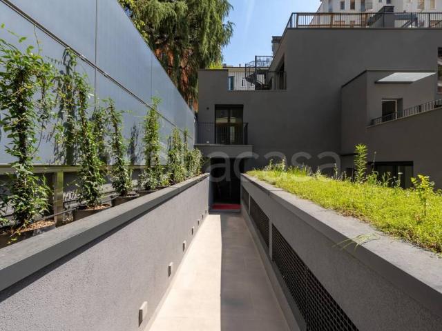 Villa Indipendente in affitto a Municipio 6, Milano