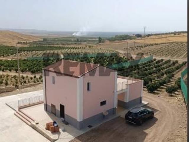 Villa Indipendente in affitto a Ramacca, Sicilia