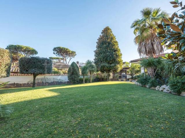 Villa Indipendente in affitto a Municipio Roma X, Roma Capitale