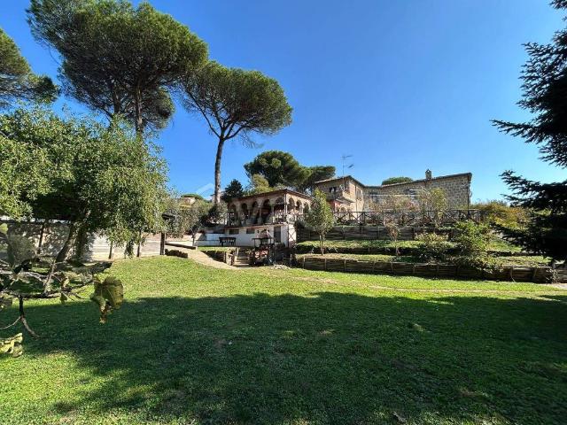 Villa Indipendente in affitto a Monte Caminetto, Roma Capitale