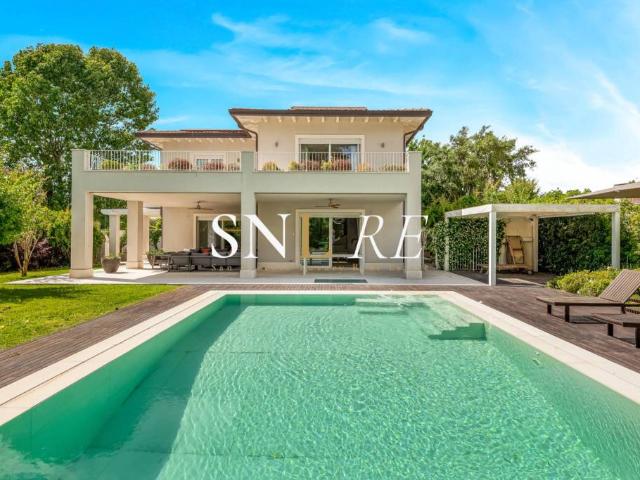 Villa Indipendente in affitto a Vittoria Apuana, Forte Dei Marmi