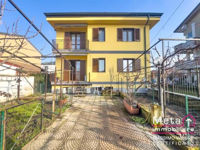 Villa Indipendente in vendita a San Giuliano Milanese, Lombardia