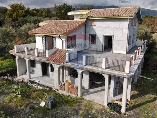 Villa Indipendente in vendita a Salemi, Acireale