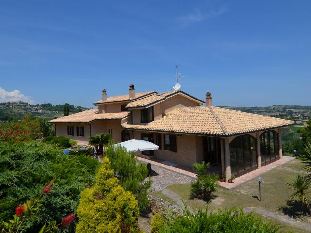 Villa Indipendente in vendita a Marche, Ascoli Piceno