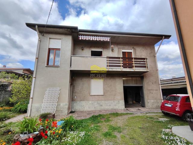 Villa Indipendente in vendita a Agrate Brianza, Lombardia