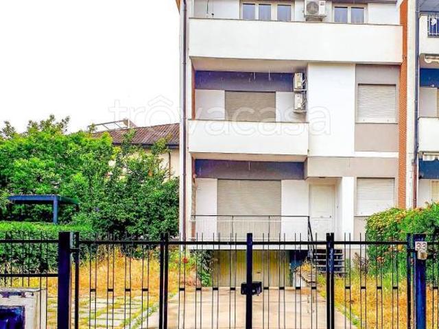 Villa Indipendente in vendita a Terracina, Lazio