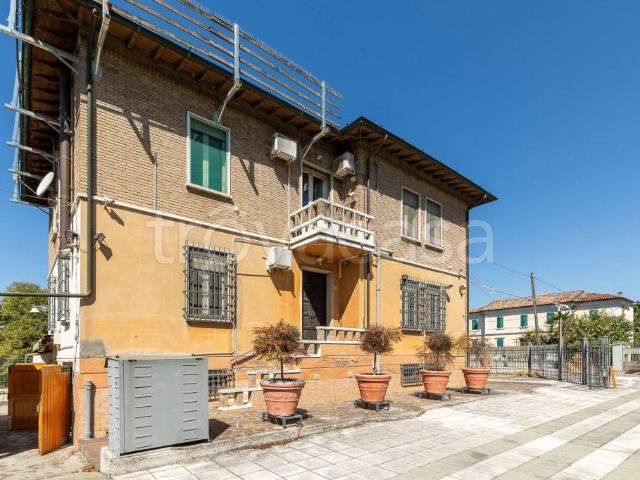 Villa Indipendente in vendita a Bagnacavallo, Ravenna