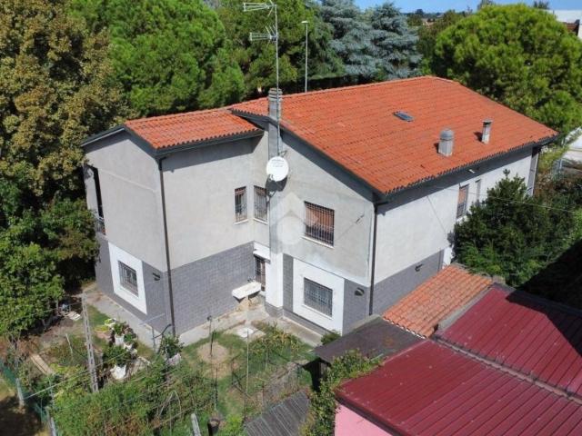 Villa Indipendente in vendita a Bagnacavallo, Ravenna