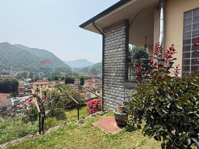 Villa Indipendente in vendita a Unione dei comuni Media Valle del Serchio, Fornoli