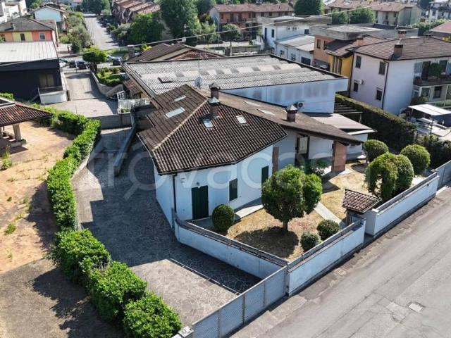 Villa Indipendente in vendita a Bagnolo Mella, Lombardia