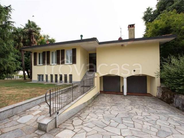 Villa Indipendente in vendita a Barasso, Lombardia
