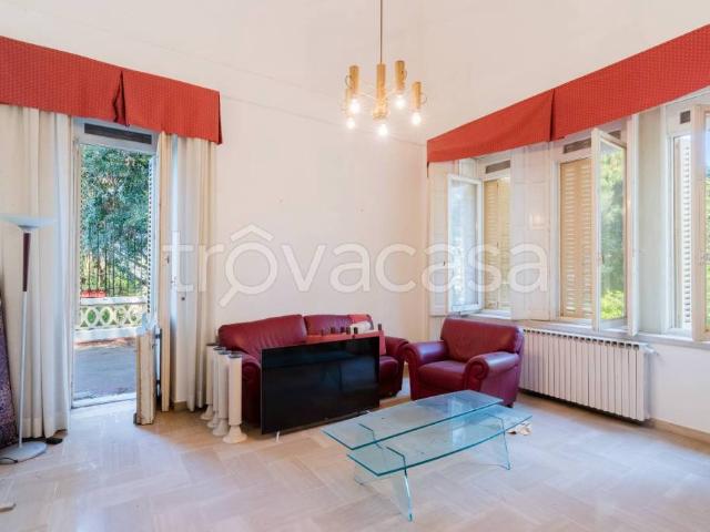 Villa Indipendente in vendita a Municipio 4, Puglia