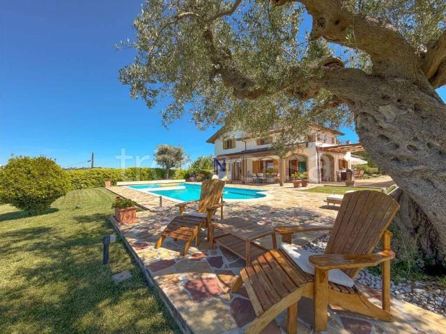 Villa Indipendente in vendita a Bellante, Abruzzo