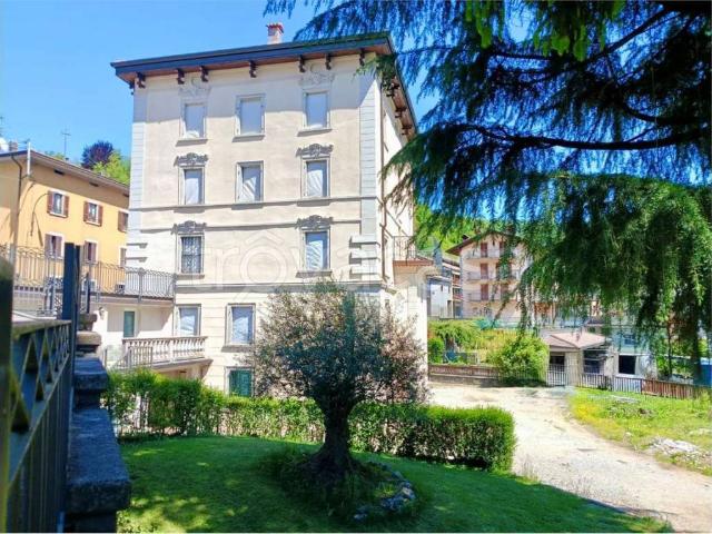 Villa Indipendente in vendita a Berbenno, Lombardia
