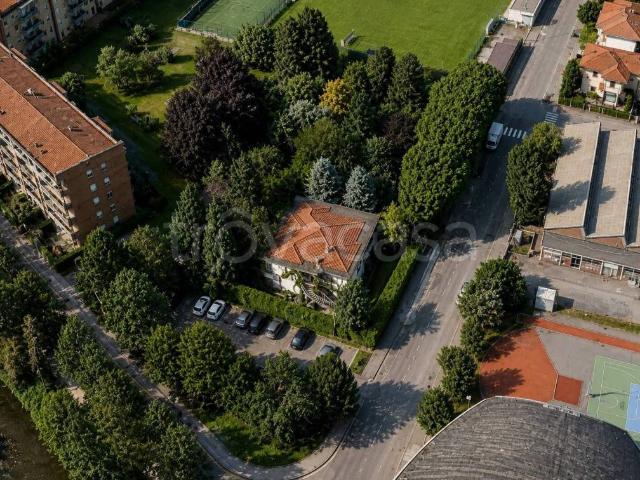 Villa Indipendente in vendita a Bergamo, Lombardia