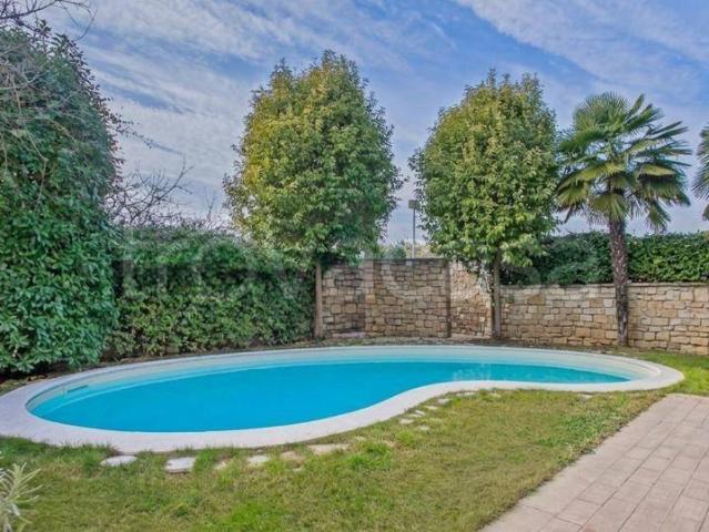 Villa Indipendente in vendita a Bergamo, Lombardia