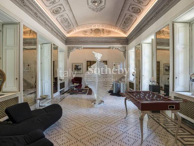 Villa Indipendente in vendita a Montesiro, Besana In Brianza