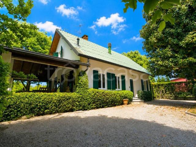 Villa Indipendente in vendita a Naresso, Besana In Brianza