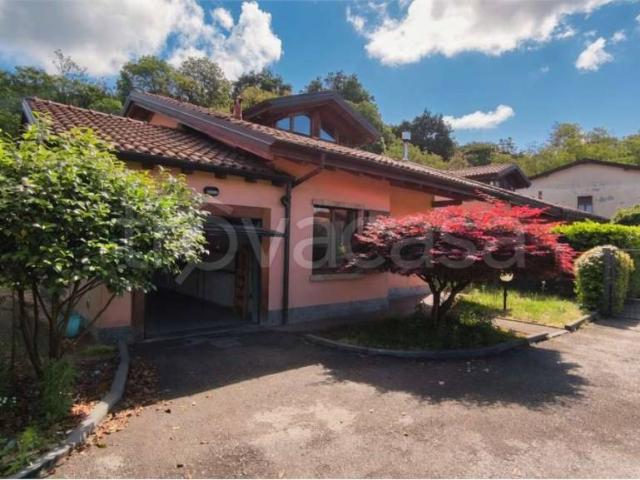 Villa Indipendente in vendita a Cardana, Besozzo