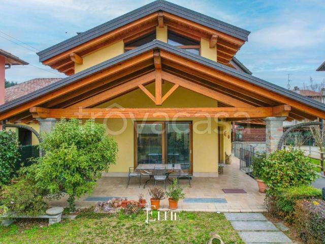 Villa Indipendente in vendita a Olginasio, Besozzo