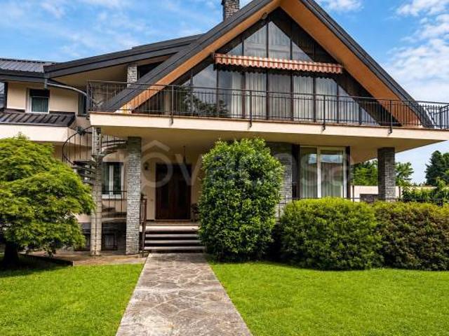 Villa Indipendente in vendita a Bogno, Besozzo